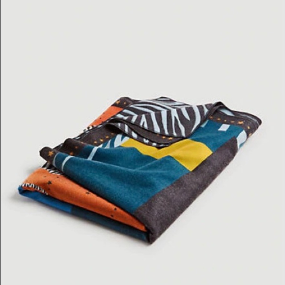 Ann Taylor Black and Blue Throw Blanket